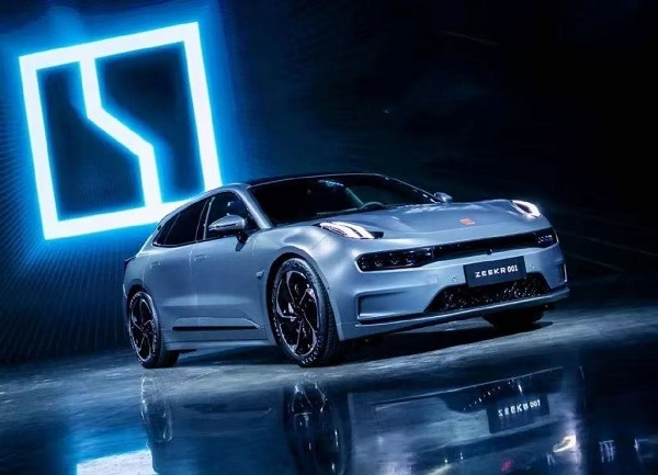 از اولین نمایشگاه CES تا پیروزی صحرا: زیکر خاورمیانه را با طوفان می برد